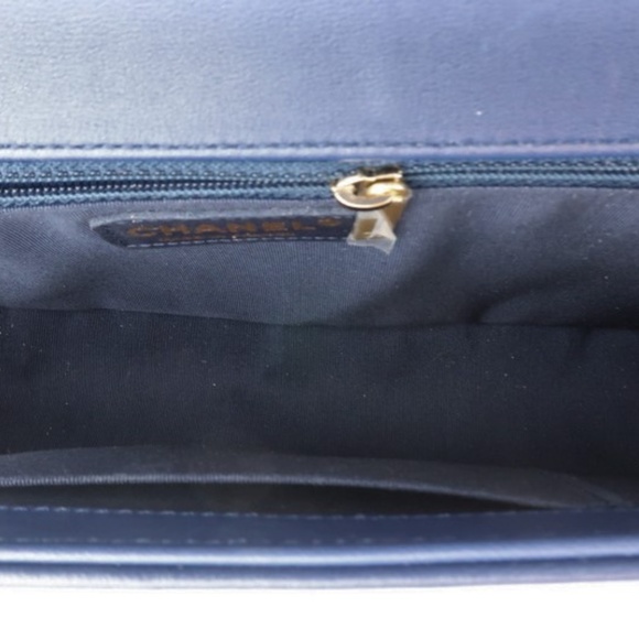 Chanel New Medium Boy Bag Navy Quilted Calfskin - Picture 7 of 8